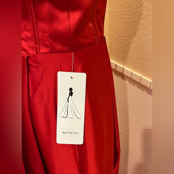 Bridesmaids/ Prom/ Formal long dress. Red satin strapless, side slit, bra cups 6 - Picture 9 of 16